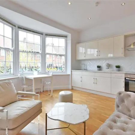 Luxury 3 Bed Apartment - Huge Outdoor Terrace & Amazing Transport Links Лондон Экстерьер фото
